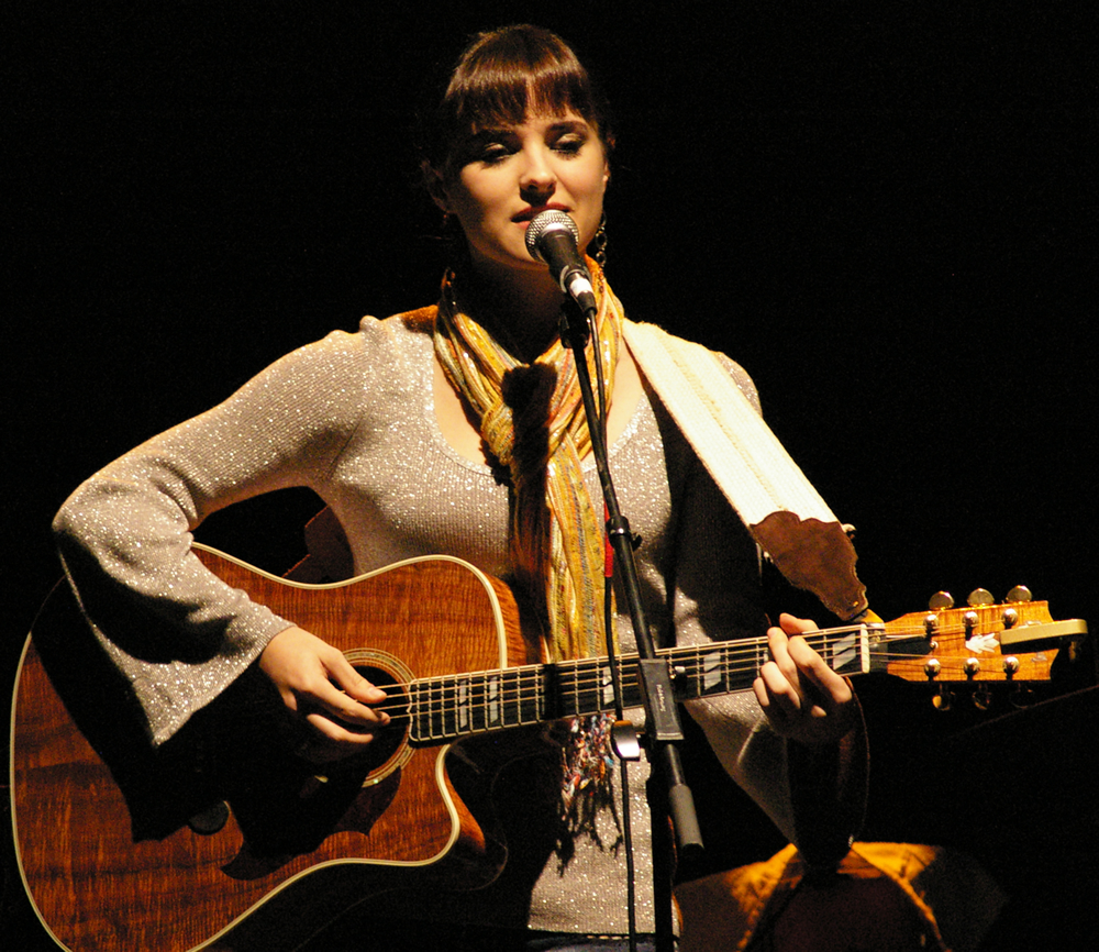EdieBrickellAndHeavyMakeup2011-11-19TheKesslerTheaterDallasTX (1).jpg
